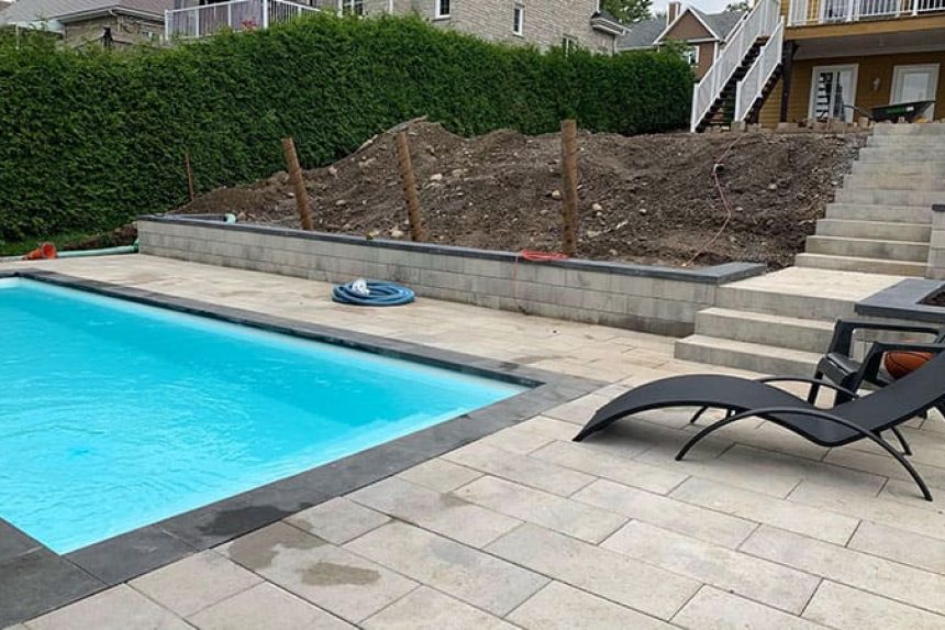 Réalisation de pavé, piscine et paysagement.