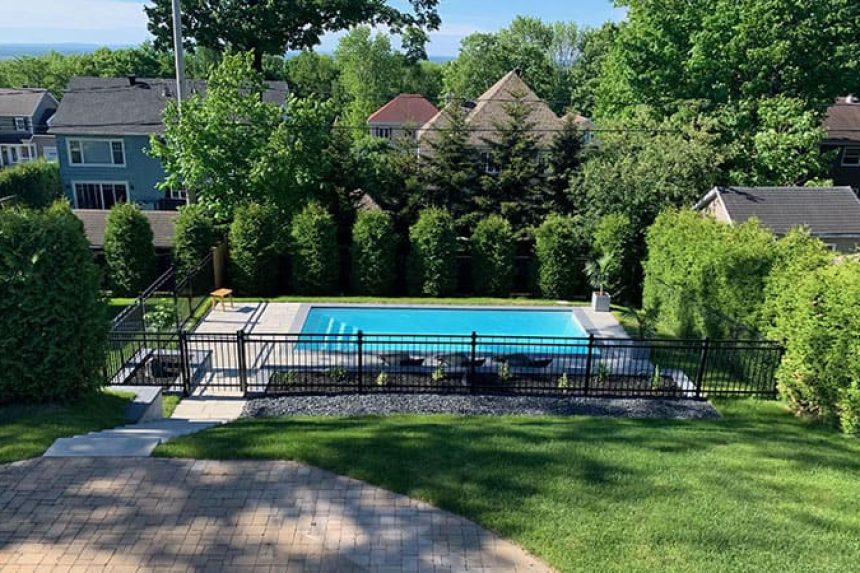 Réalisation de piscine et paysagement.